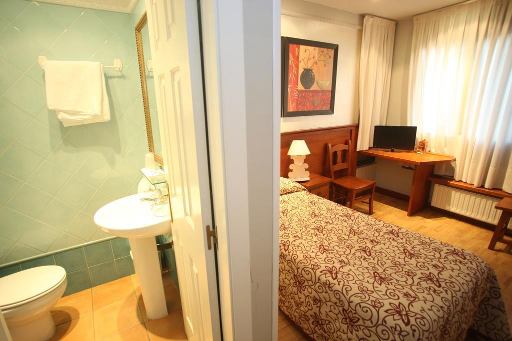 Hostal Vitorina Soria Eksteriør bilde