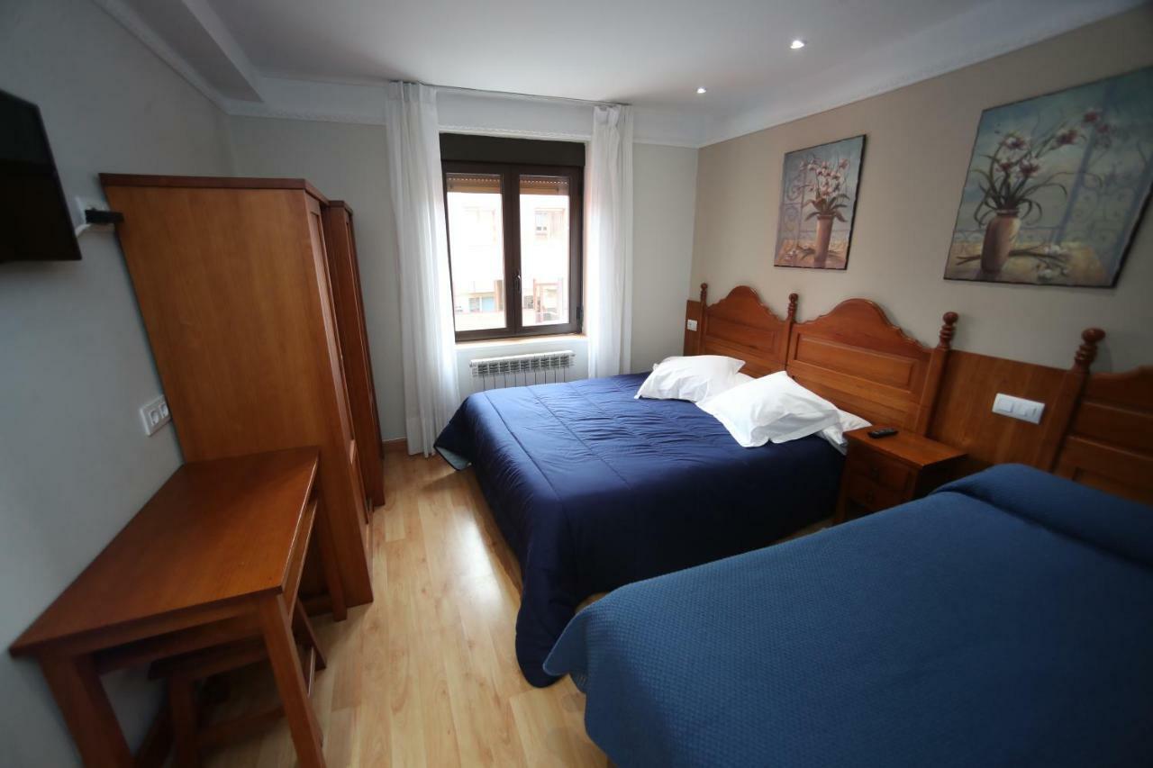 Hostal Vitorina Soria Eksteriør bilde